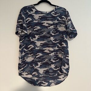 Zoe & Sam blue camo blouse